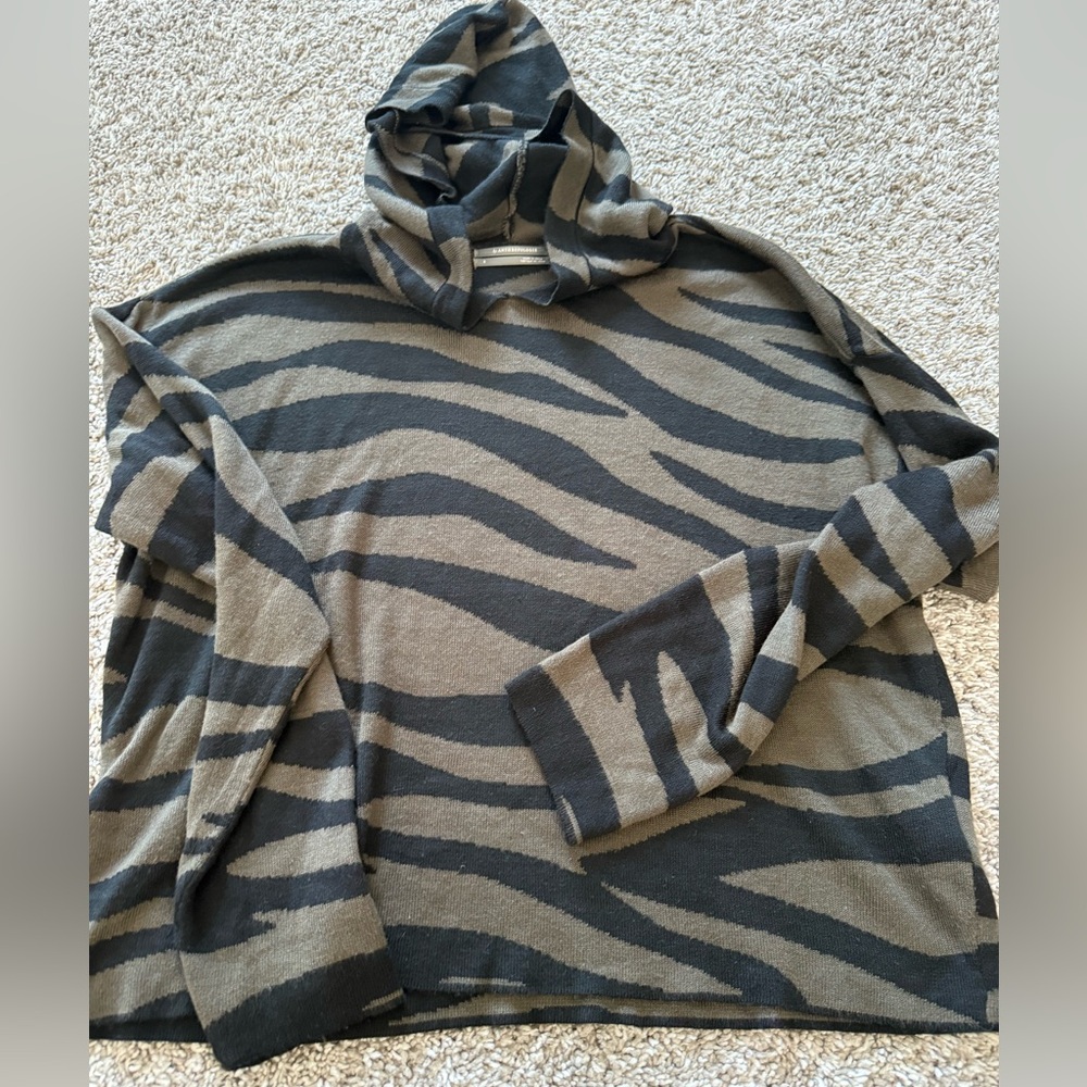 Anthropologie Olive Green and Black Patterned Sweater